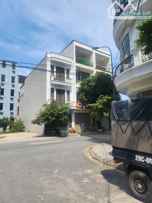 Bán lô áp góc Khu 8 Đại Phúc . dt 74,2m . Mt 4.5m . hướng TN . giá 7 tỷ 950