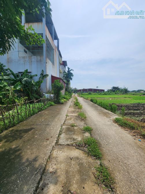 Bán Giãn Dân . Phú Xuân . dt 180m . mt 7.2m . hướng TB . giá 8 tỷ 2