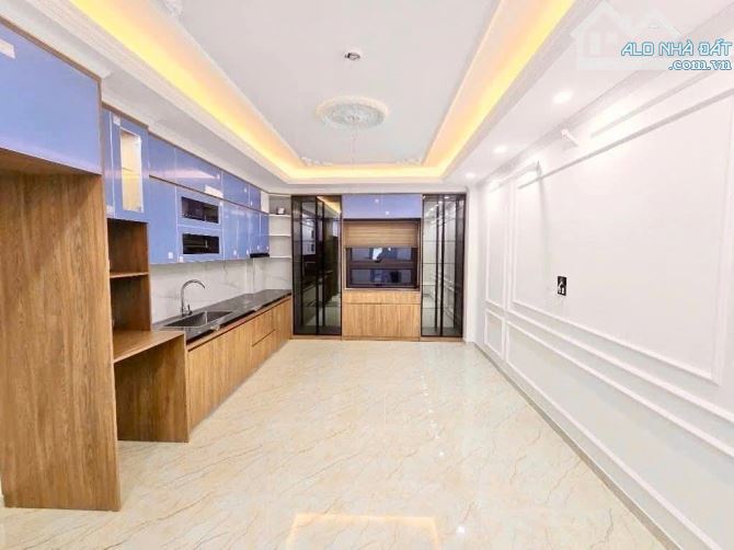 BÁN TÒA NHÀ DÒNG TIỀN ĐỘI CẤN-BẢY TẦNG THANG MÁY- 83M 7TẦNG-13 CĂN HỘ GIÁ 17,6TỶ.