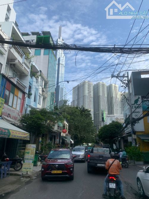 5 PHÚT RA GA TÂN CẢNG ĐI QUẬN 1, Bán Nhà 4 Tầng Mới Đẹp - 50m2 - 4Pn 5Wc xe hơi trong nhà