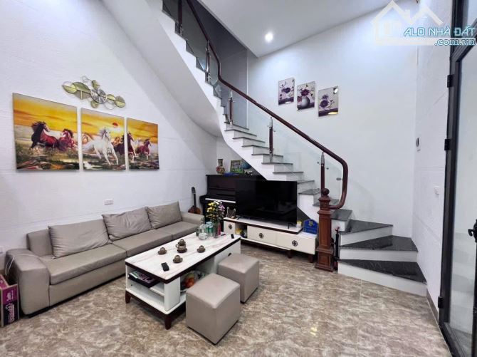 Tôi bán nhà Phố Quan Nhân 32m2 5 tầng 5 m mặt tiền
