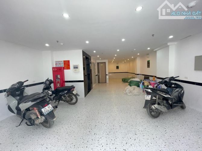 Bán toà CCMN Trịnh Văn Bô vỉa hè ô tô tránh kinh doanh văn phòng 106m 7tầng giá 23tỷ