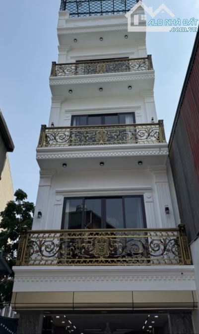 Bán nhà Đông Mỹ, Thanh Trì 50m2, đường thông, ô tô vào nhà, giá 5,6 tỷ