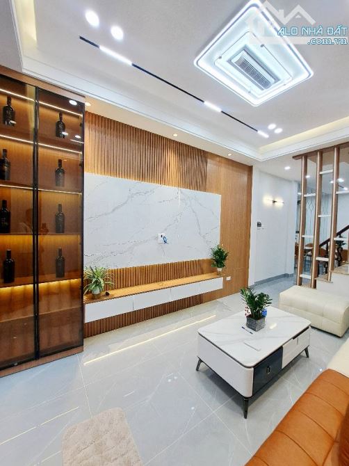 Bán nhà đẹp Kim Giang - Hoàng Mai - Mới đầy đủ nội thất - Về ở luôn - Gần Ngã Tư Sở