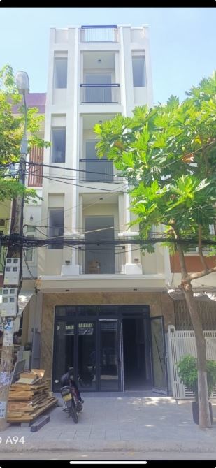 Cho thuê căn hộ dịch vụ tòa nhà mặt tiền 169 Ỷ Lan Nguyên Phi