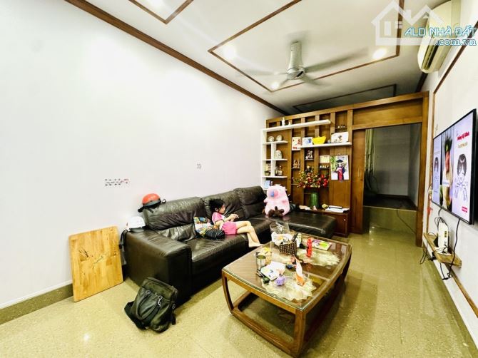 🏡 Bán GẤP nhà Sài Đồng – Ngõ xe hơi, 4 TẦNG, 2PN, nội thất xịn, chỉ 3.X tỷ 🌹