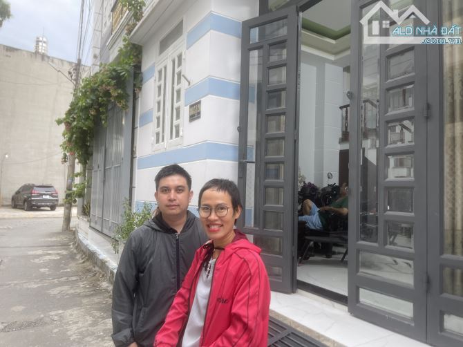 BÁN NHÀ LINH ĐÔNG MỚI 3 TẦNG TẶNG CÁC NỘI THẤT XỊN- 19M-2PN SỔ HỒNG RIÊNG- HOÀN CÔNG CHỈ