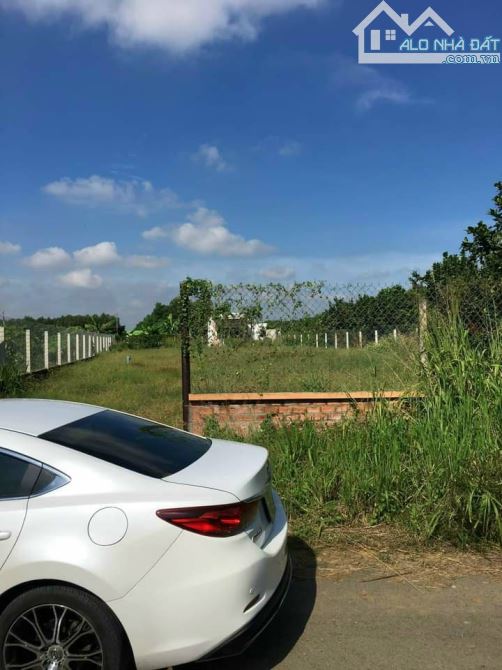 Giá 5,8 tỷ. Bán đất mặt tiền đường Long Chiến, Vĩnh Cữu. 1076m có 100m thổ cư.