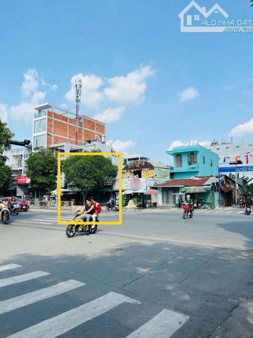 CHo thuê mbkd đất trống mặt tiền đường Vành đai trong 6x20m