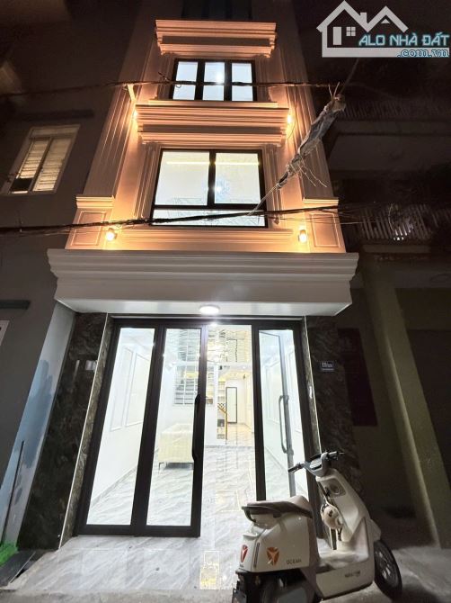 Nhà phố Trần Nguyên Hãn - Oto vào - Ngõ đẹp rộng rãi