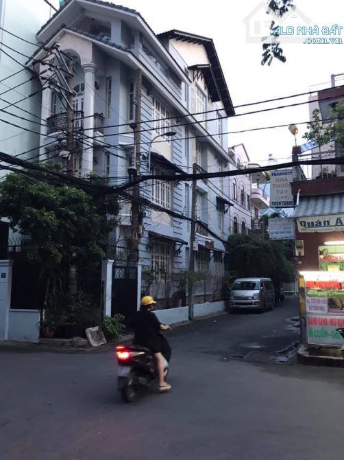 Góc 2 mặt tiền cư xá Nguyễn Trung Trực đường 3 tháng 2, 6x18m, cấp 4, 21.5 tỷ