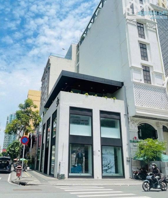 Siêu vị trí căn Góc 2 mặt tiền Nguyễn Trãi, Quận 1 - Ngang 5x20m - HĐT: 90trđ - Chỉ 39 tỷ