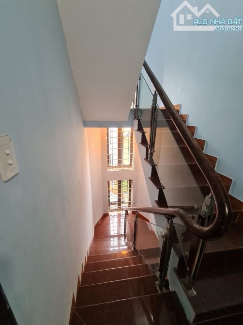PHỐ LẠC LONG QUÂN TÂY HỒ 10 TỶ DT 81M MT 15M 4T KINH DOANH Ô TÔ TRÁNH