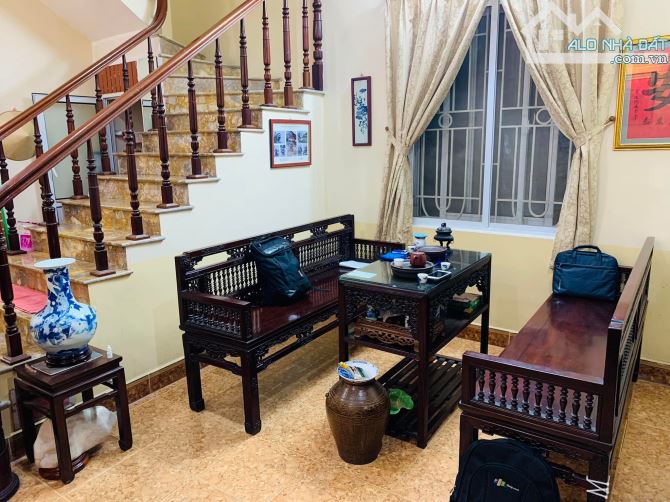 Bán nhà Văn Quán, ba bước ra Đại học Kiến Trúc, ô tô đỗ cửa, hơn 10 tỷ