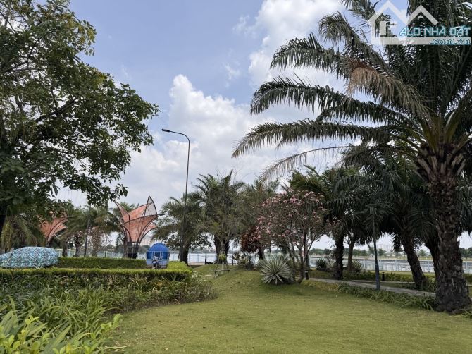 BIỆT THỰ VEN SÔNG SÀI GÒN - 477M2 - NGANG 22M - 38T - HOÀN CÔNG