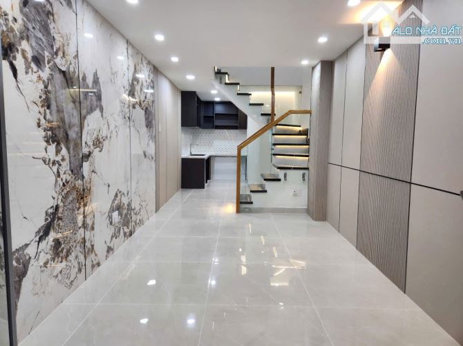 SÁT MẶT TIỀN 1 CĂN Q4  DTSD 60 M2 NHÀ MỚI ĐẸP  CÓ 4 TỶ