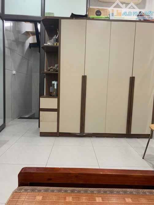NHÀ ĐẸP XINH - RỂ NHẤT BỒ ĐỀ ,LONG BIÊN -NGÕ NÔNG- ĐƯỜNG Ô TÔ THÔNG -TIỆN ÍCH ĐỦ ĐẦY - VỀ