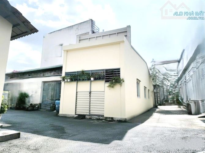 SIÊU PHẨM 4 Tỷ! Nhà Riêng View 2 Góc - 4m x 17m - HXH 5m - Linh Xuân