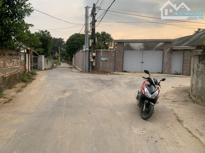 BÁN ĐẤT – XÃ MINH PHÚ (SÓC SƠN) – 105M2 – 1,8 TỶ – FULL THỔ CƯ – LÔ GÓC – 2 Ô TÔ TRÁNH .