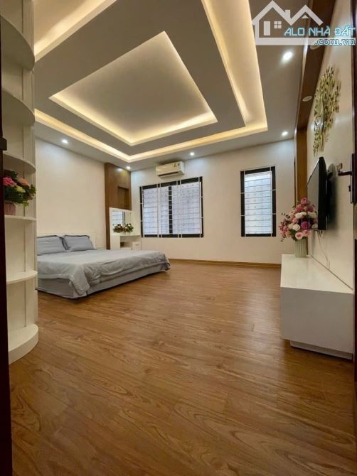 DƯƠNG QUẢNG HÀM-40M GIÁ 11 TỶ 500--DÂN XÂY-NỘI THẤT XỊN-30M Ô TÔ TRÁNH