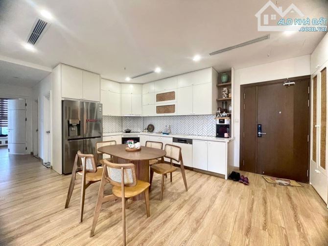 Bán căn hộ chung cư The Manor 109m2 giá 9,8 tỷ 3PN 2WC full nội thất