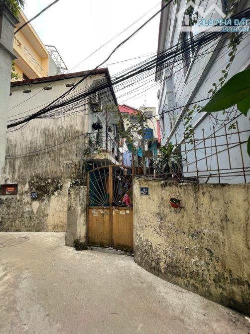BÁN ĐẤT XUÂN THỦY CẦU GIẤY 85M2 MT 10M - 20M RA Ô TÔ - NGÕ RỘNG 3 GÁC TRÁNH - GIÁ 18.8 TỶ