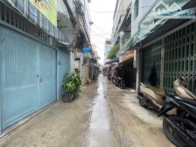 Hẻm ô tô, 7 phòng ngủ, 32m2, gần Quận 4, giá nhỉnh 5 tỷ - 10