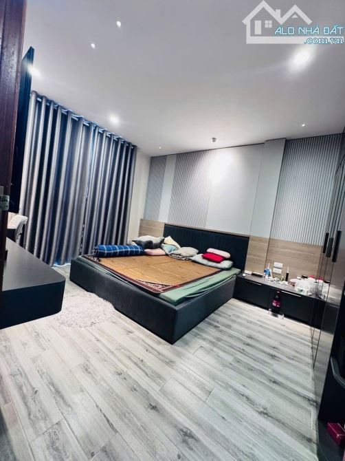 🔥NHÀ ĐẸP DÂN XÂY-THANG MÁY-MT RỘNG GẦN ÔTÔ-NỘI THẤT SANG SỊN NHẬP KHẨU-Hoàng Hoa Thám 5t - 11