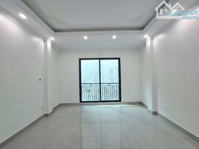 Tôi bán nhà phố Quan Nhân 35m2 5 tầng 4,7 m mặt tiền - 1