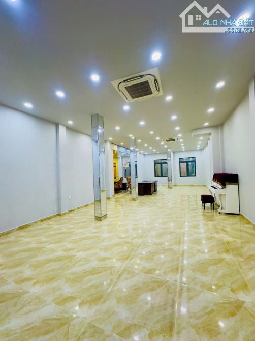 Bán nhà mặt tiền Nguyễn Hữu Cầu Q.1, vị trí đẹp nhất đường 4.5x22m nở hậu 5.1m - 1