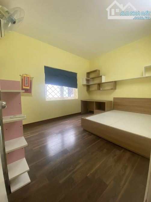 Cho thuê nhà ngõ 106 Hoàng quốc việt 80m2x3T Full nội thất cơ bản, nhà sạch sẽ - 1