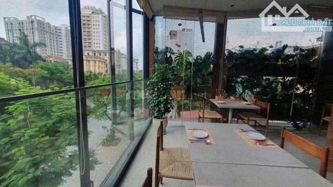 Giá đầu tư! Nhà MP Lạc Long Quân, DT 83.6m, MT 8.2m, lô góc, vỉa hè, ô tô dừng đỗ, 41 tỷ - 1