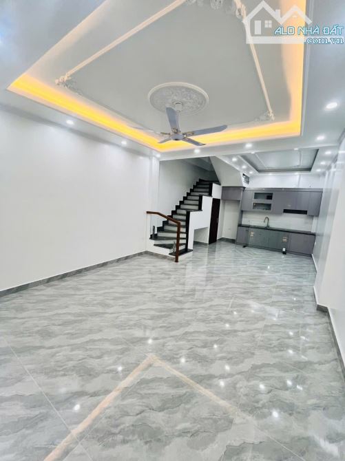 Bán nhà 4 tầng độc lập phố Văn Cao - 1