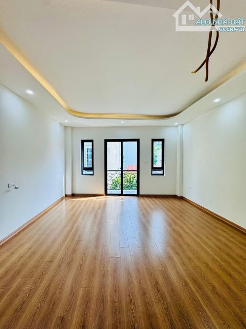 BƯỞI - LẠC LONG QUÂN, 45M x 6T THANG MÁY, MT 4.6M - NGÕ THÔNG