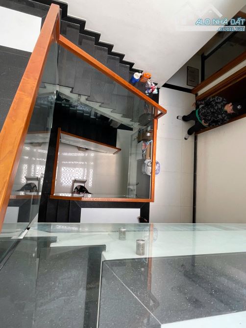 BIỆT THỰ MẶT TIỀN XUÂN THỚI THƯỢNG - 155M2 NGANG 8M - 3TẦNG MỚI XÂY KIÊN CỐ GIÁ 7 TỶ HƠN - 1