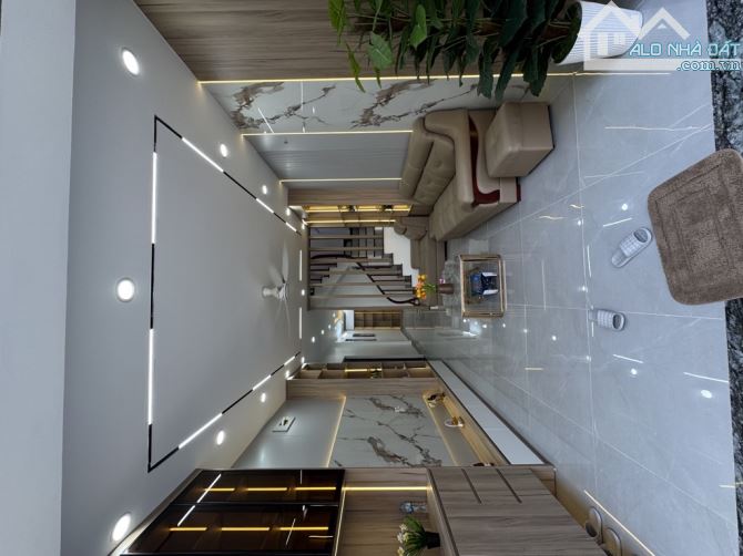 Bán nhà Đông Mỹ, Thanh Trì 50m2, đường thông, ô tô vào nhà, giá 5,6 tỷ - 1