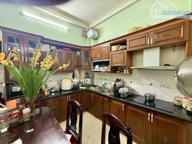 Bán Nhà Phố Cảm Hội - Dân Trí Cao - Vị Trí Xuất Sắc - Nội Thất Toàn Gỗ Giá Trị - 1