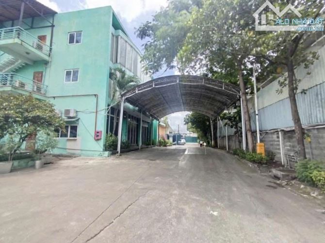 Bán nhà Xưởng 6245m2, gần Mặt tiền QL1A - gần Hà Huy Giáp, 12/60x136m, 3 Tầng, 280 tỷ. - 1