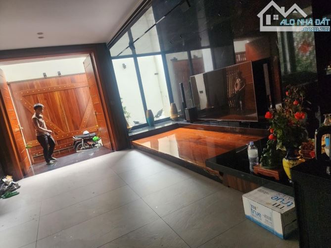 HỒNG TIẾN - ĐẲNG CẤP GIỚI THƯỢNG LƯU- 218m -7 TẦNG - FULL NỘI THẤT TIỀN TỶ - 1