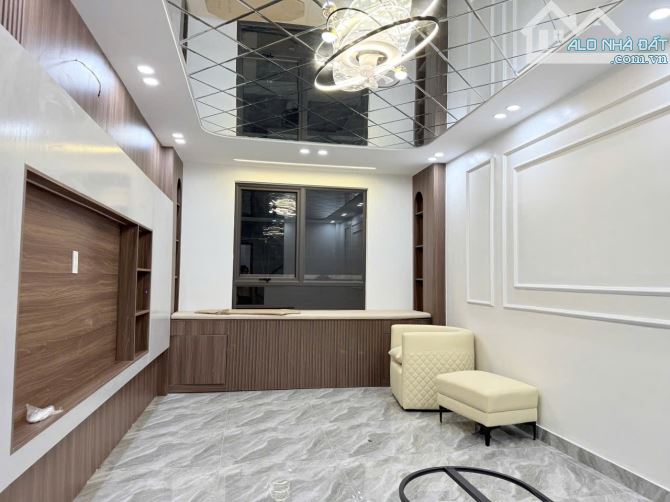 Nhà phố Trần Nguyên Hãn - Oto vào - Ngõ đẹp rộng rãi - 1