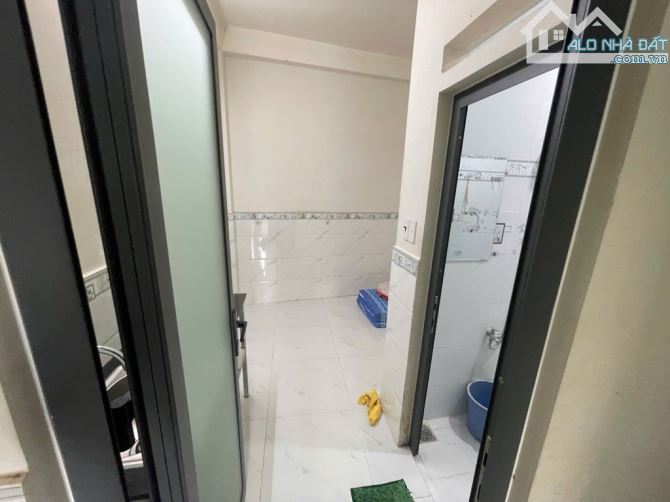 Hẻm ô tô, 7 phòng ngủ, 32m2, gần Quận 4, giá nhỉnh 5 tỷ - 1