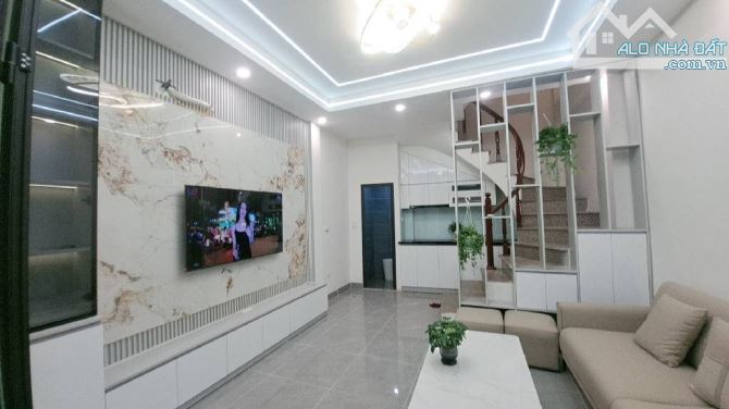 Bán nhà Hồ Tùng Mậu, dt35m, nhà mới, gần phố, gần ô tô, full nội thất - 1