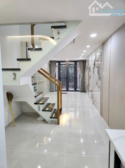 SÁT MẶT TIỀN 1 CĂN Q4  DTSD 60 M2 NHÀ MỚI ĐẸP  CÓ 4 TỶ - 1