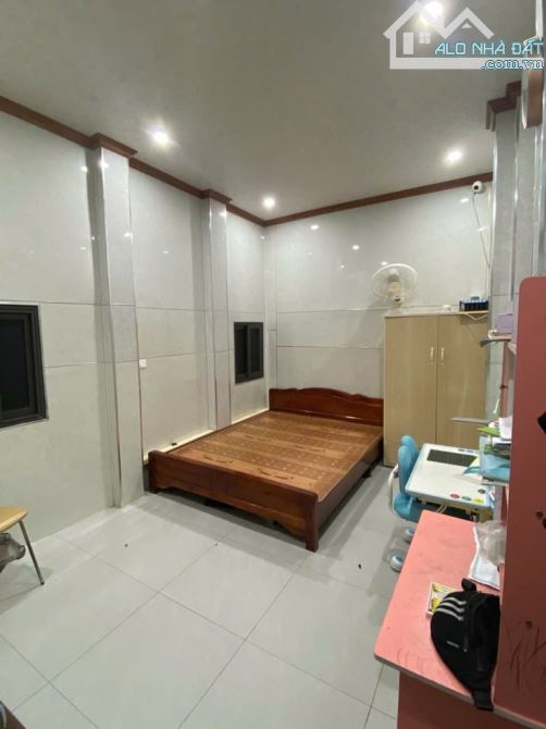 NHÀ ĐẸP XINH - RỂ NHẤT BỒ ĐỀ ,LONG BIÊN -NGÕ NÔNG- ĐƯỜNG Ô TÔ THÔNG -TIỆN ÍCH ĐỦ ĐẦY - VỀ - 1