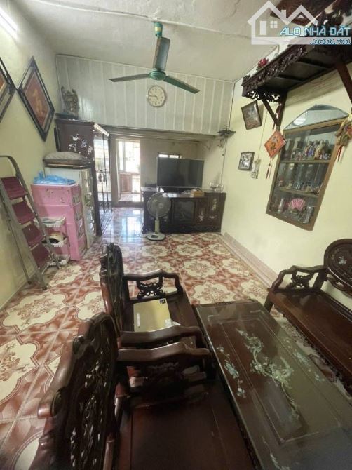 Bán tập thể dệt phố 8-3 (Hai Bà Trưng) sử dụng 65m2, 3 ngủ giá 2,65tỷ (có thương lượng) - 1
