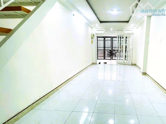 SIÊU PHẨM 4 Tỷ! Nhà Riêng View 2 Góc - 4m x 17m - HXH 5m - Linh Xuân - 1