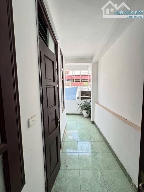 Bán nhà 5 tầng 43m chỉ 7.6 tỉ phân lô quân đội phố Nguyễn Lân - sát Lê Trọng Tấn - 1