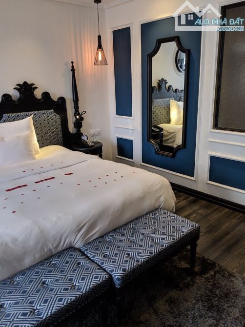 Dòng tiền 60 tỷ/ năm - Giảm gấp 80 tỷ - khách sạn MP Hàng Bè, 350m2 x MT 9.5m.- Giá 342 Tỷ