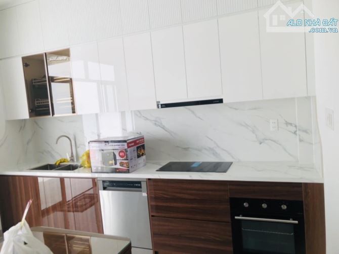 QUẬN 7 - 3 TẦNG MỚI 100% - XE HƠI NGỦ TRONG NHÀ - 81M2 - CHỈ HƠN 9T.Ỷ - 2