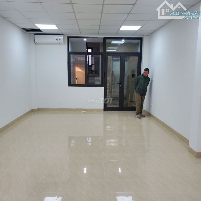 Cho thuê căn nhà 65m2 x 7 tầng tai ngõ 100 đường Hoàng Quốc Việt, Nghĩa Đô, Hà Nội - 2
